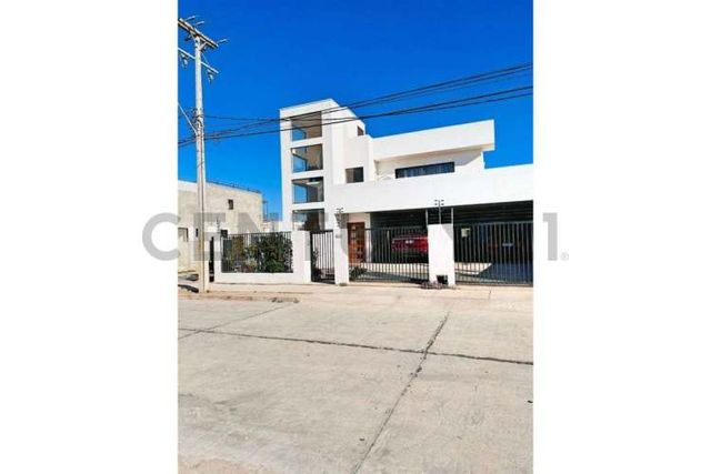 Vendo casa en Peñuelas con terraza panorámica