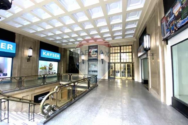 Oficina un privado y un baño en compañia