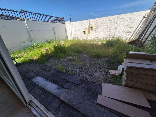 CASA ESPECIAL FAMILIA CON NIÑOS FRENTE A PLAZA DE JUEGOS