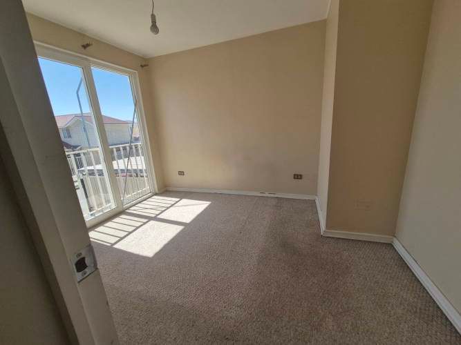 CASA ESPECIAL FAMILIA CON NIÑOS FRENTE A PLAZA DE JUEGOS