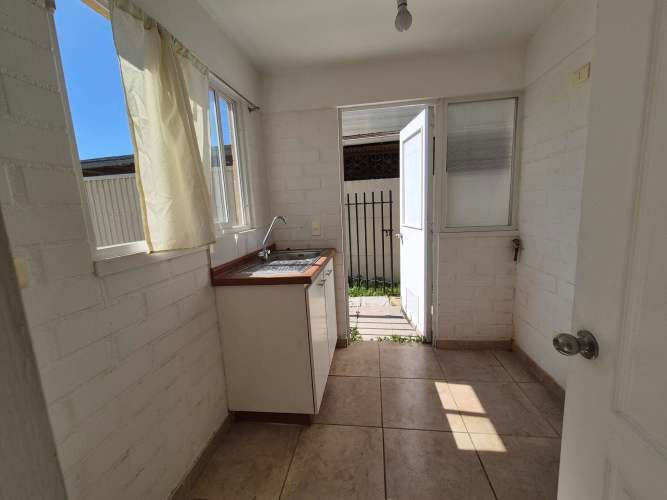 CASA ESPECIAL FAMILIA CON NIÑOS FRENTE A PLAZA DE JUEGOS