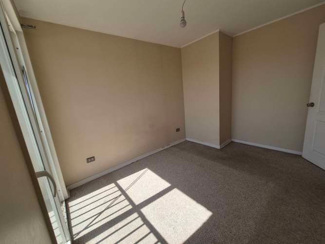 CASA ESPECIAL FAMILIA CON NIÑOS FRENTE A PLAZA DE JUEGOS