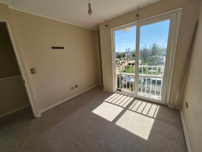 CASA ESPECIAL FAMILIA CON NIÑOS FRENTE A PLAZA DE JUEGOS