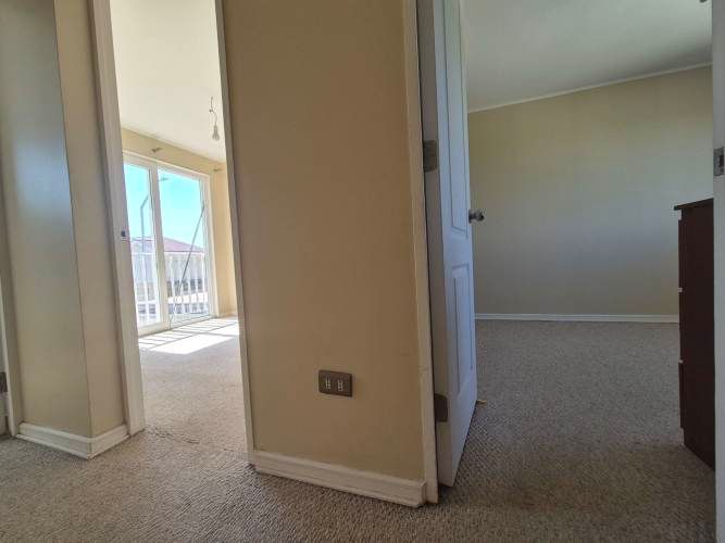 CASA ESPECIAL FAMILIA CON NIÑOS FRENTE A PLAZA DE JUEGOS