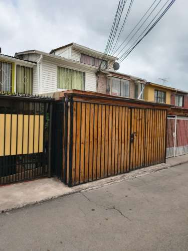 Casa en venta c/ estacionamiento en Protectora de La Infancia