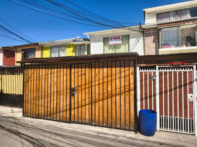 Casa en venta c/ estacionamiento en Protectora de La Infancia
