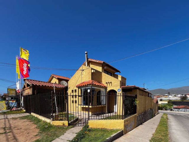 Casa Esquina en Venta en El Milagro, La Serena.