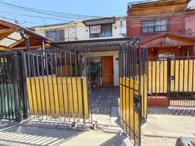 Venta de Casa de 3D2B+Estacionamineto  Tutuquen Maipú