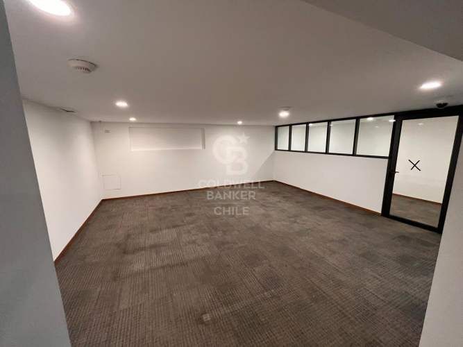 Gran oficina comercial en Santiago Centro