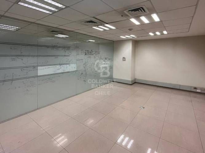 Gran oficina comercial en Santiago Centro