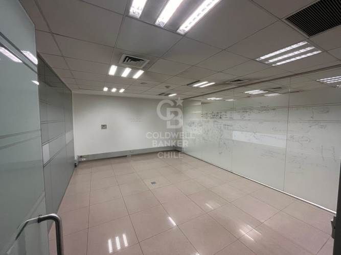 Gran oficina comercial en Santiago Centro