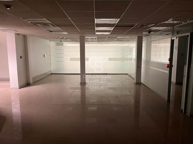 Gran oficina comercial en Santiago Centro