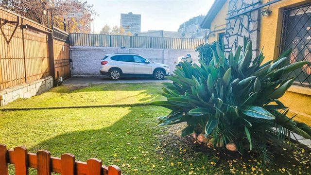 Casa Oficina 1.062/378 Mtrs. Prox. Metro Linea 8