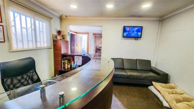 Casa Oficina 1.062/378 Mtrs. Prox. Metro Linea 8