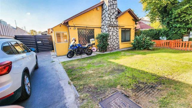 Casa Oficina 1.062/378 Mtrs. Prox. Metro Linea 8