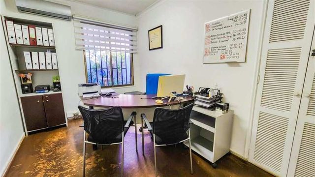 Casa Oficina 1.062/378 Mtrs. Prox. Metro Linea 8