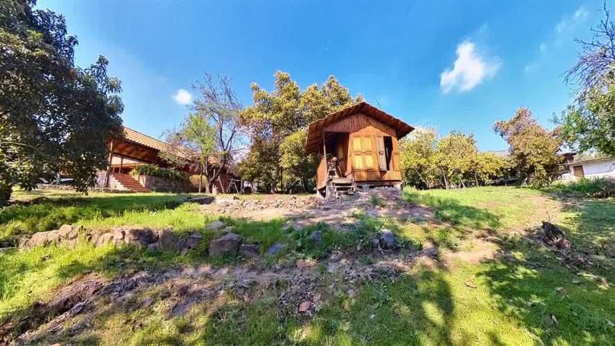 Parcela Con Gran Casa Y Un Hermoso Entorno Natural.