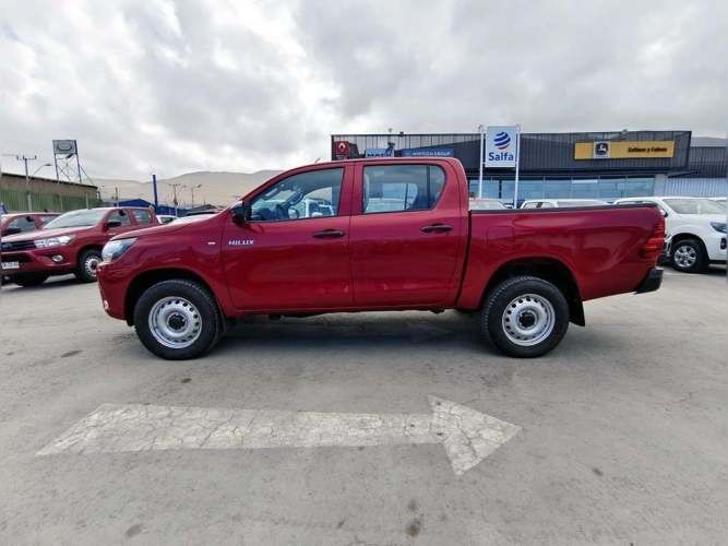 TOYOTA HILUX 2023