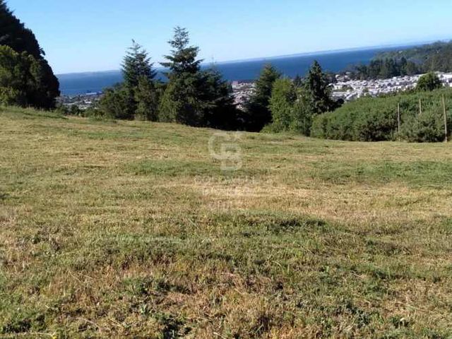 Parcela con vista al lago, volcanes y Puerto Varas