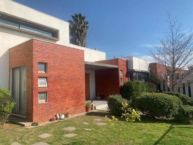 Casa en condominio 6D 5B en venta c/ 2 estacionamiento en Centro de Machalí