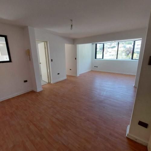 Se Vende Amplio Depto  (122782)