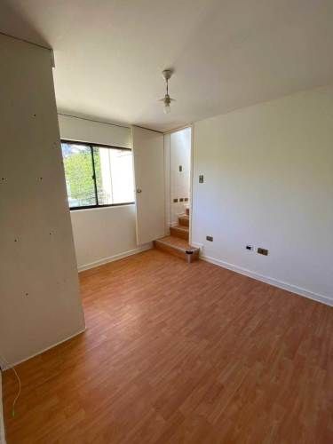 Se Vende Amplio Depto  (122782)