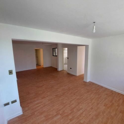 Se Vende Amplio Depto  (122782)