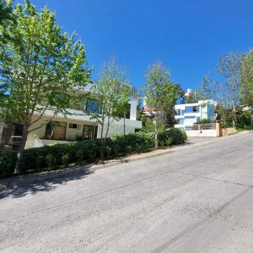 Se Vende Amplio Depto  (122782)