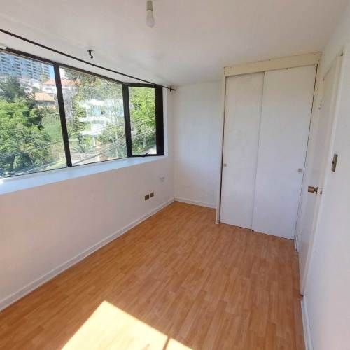 Se Vende Amplio Depto  (122782)