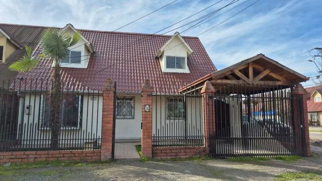 SE VENDE CASA SECTOR SUR/PONIENTE, 4 dorm. 2 baños