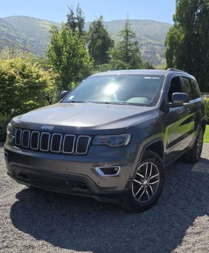 Jeep GRAND CHEROKEE LAREDO