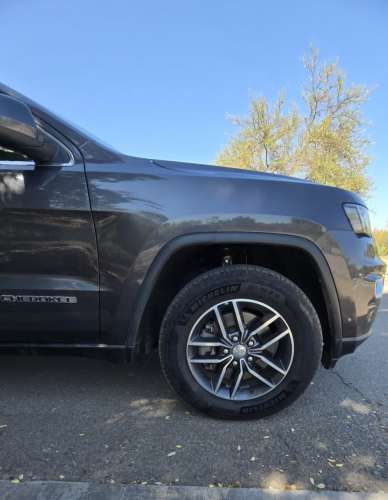 Jeep GRAND CHEROKEE LAREDO