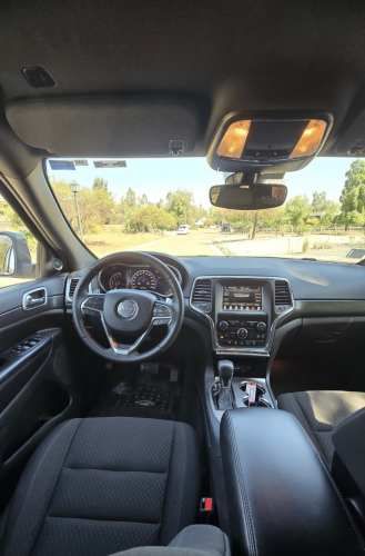 Jeep GRAND CHEROKEE LAREDO