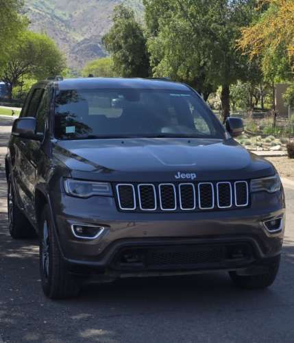 Jeep GRAND CHEROKEE LAREDO