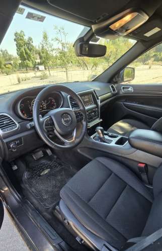 Jeep GRAND CHEROKEE LAREDO