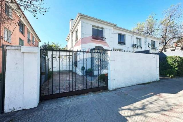 Se vende casa remodelada en providencia