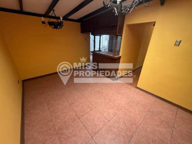 SE VENDE CASA EN SECTOR CENTRO