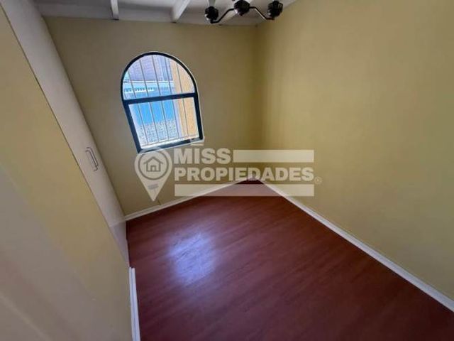 SE VENDE CASA EN SECTOR CENTRO