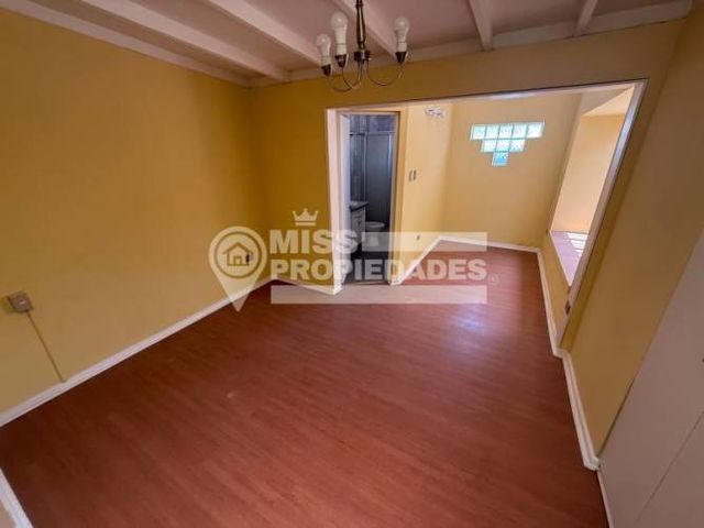 SE VENDE CASA EN SECTOR CENTRO