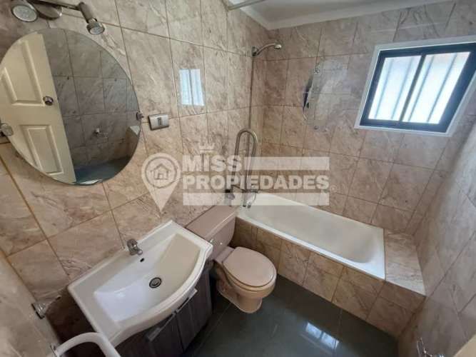 SE VENDE CASA EN SECTOR CENTRO