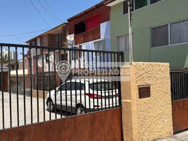 SE VENDE CASA EN SECTOR CENTRO