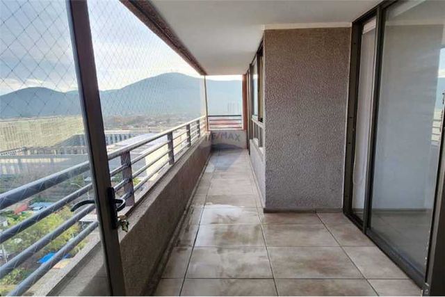 Excelente 2d, 1b, incluye estacionamiento y bodega