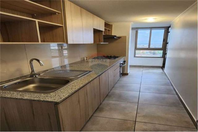 Excelente 2d, 1b, incluye estacionamiento y bodega