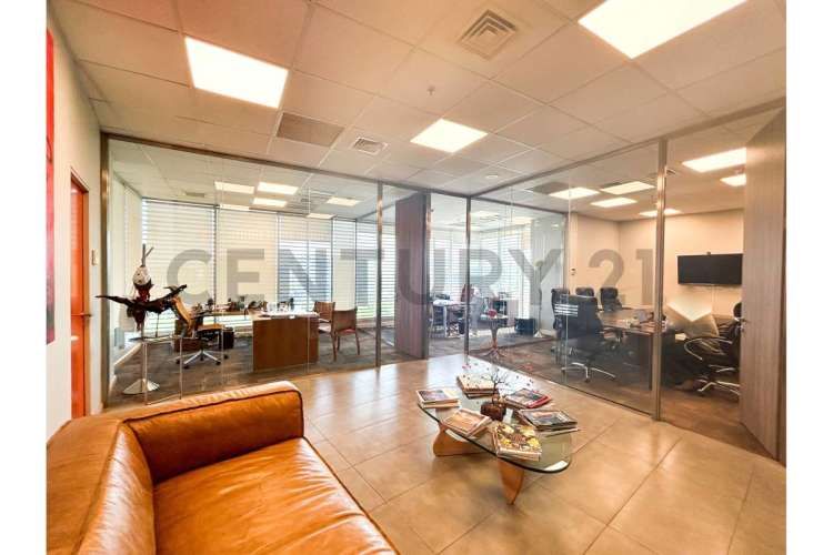 SE VENDE OF. AMOBLADA DE 2 PISOS EN C. EMPRESARIAL