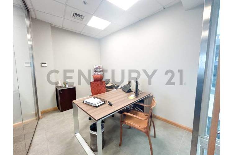 SE VENDE OF. AMOBLADA DE 2 PISOS EN C. EMPRESARIAL