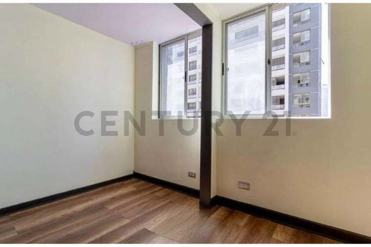 EN VENTA AMPLIO DEPTO CON ESTACIONAMIENTO