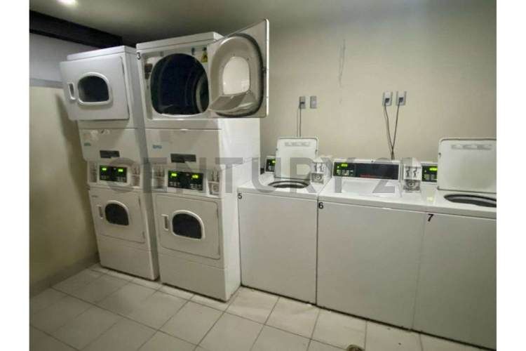 EN VENTA AMPLIO DEPTO CON ESTACIONAMIENTO