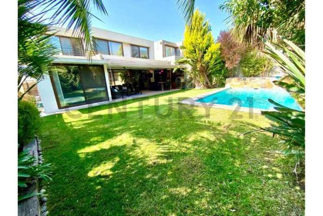 SE VENDE CASA INTERIOR EN CONDOMINIO DE CHAMISERO