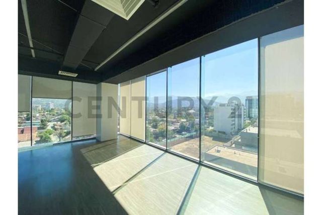SE VENDE PISO DE OFICINAS EN KENNEDY - VITACURA