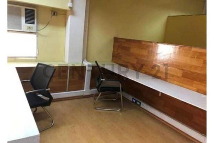 SE ACEPTAN OFERTAS SE VENDE OFICINA EN EDIFICIO CENTRICO SANTIAGO